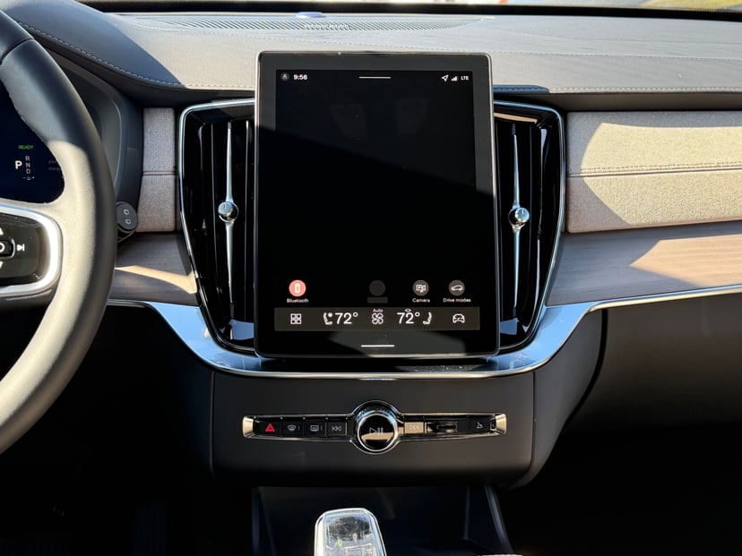 2026 Volvo XC90 plug-in hybrid - Image 13