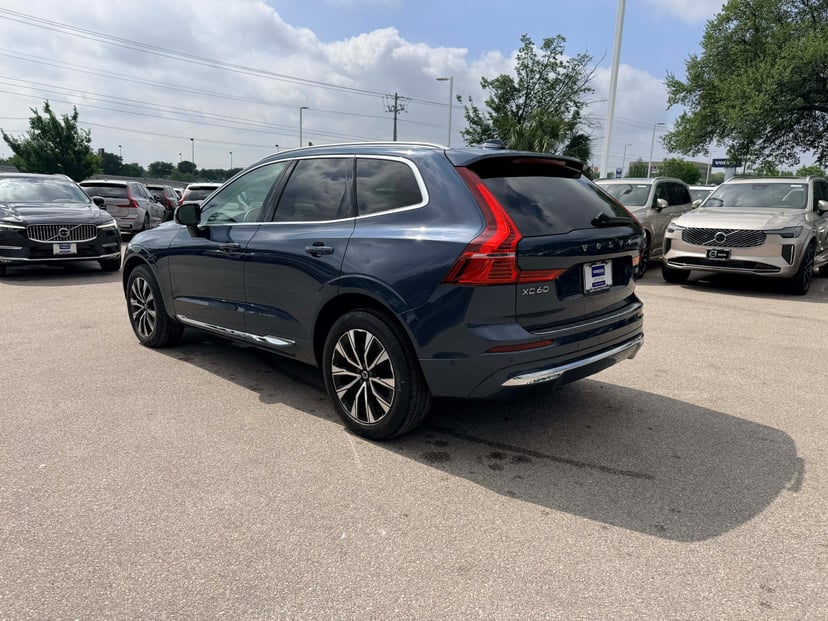2023 Volvo XC60 - Image 3
