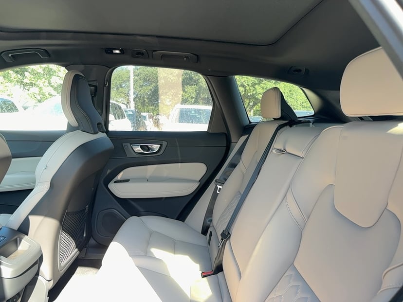2026 Volvo XC60 - Image 14