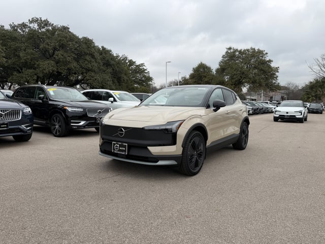 2026 Volvo EX30 Cross Country