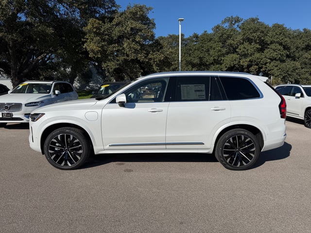 2026 Volvo XC90 plug-in hybrid