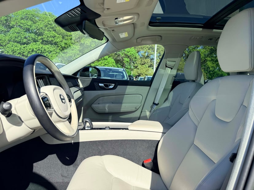 2023 Volvo XC60 - Image 10