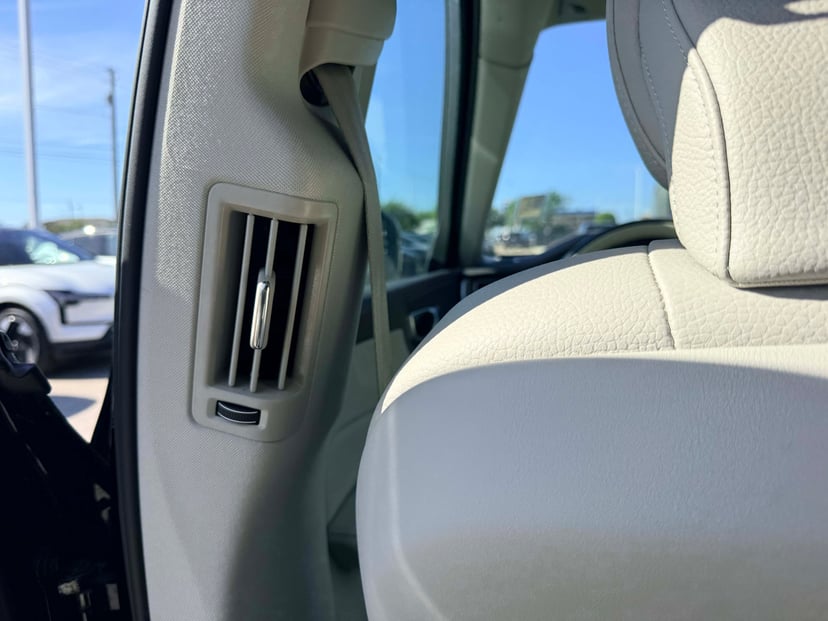 2023 Volvo XC60 - Image 13