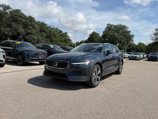 2026 Volvo V60 Cross Country