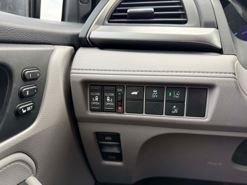 2019 Honda Odyssey - Image 17
