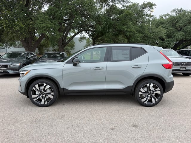 2026 Volvo XC40