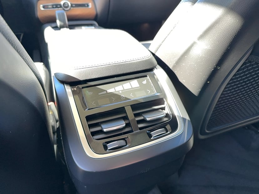 2025 Volvo XC90 - Image 14