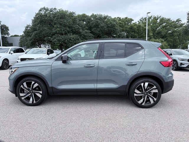 2023 Volvo XC40