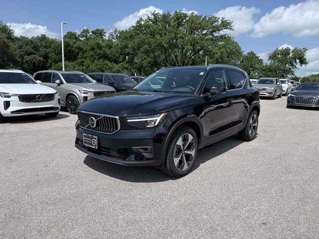 2025 Volvo XC40