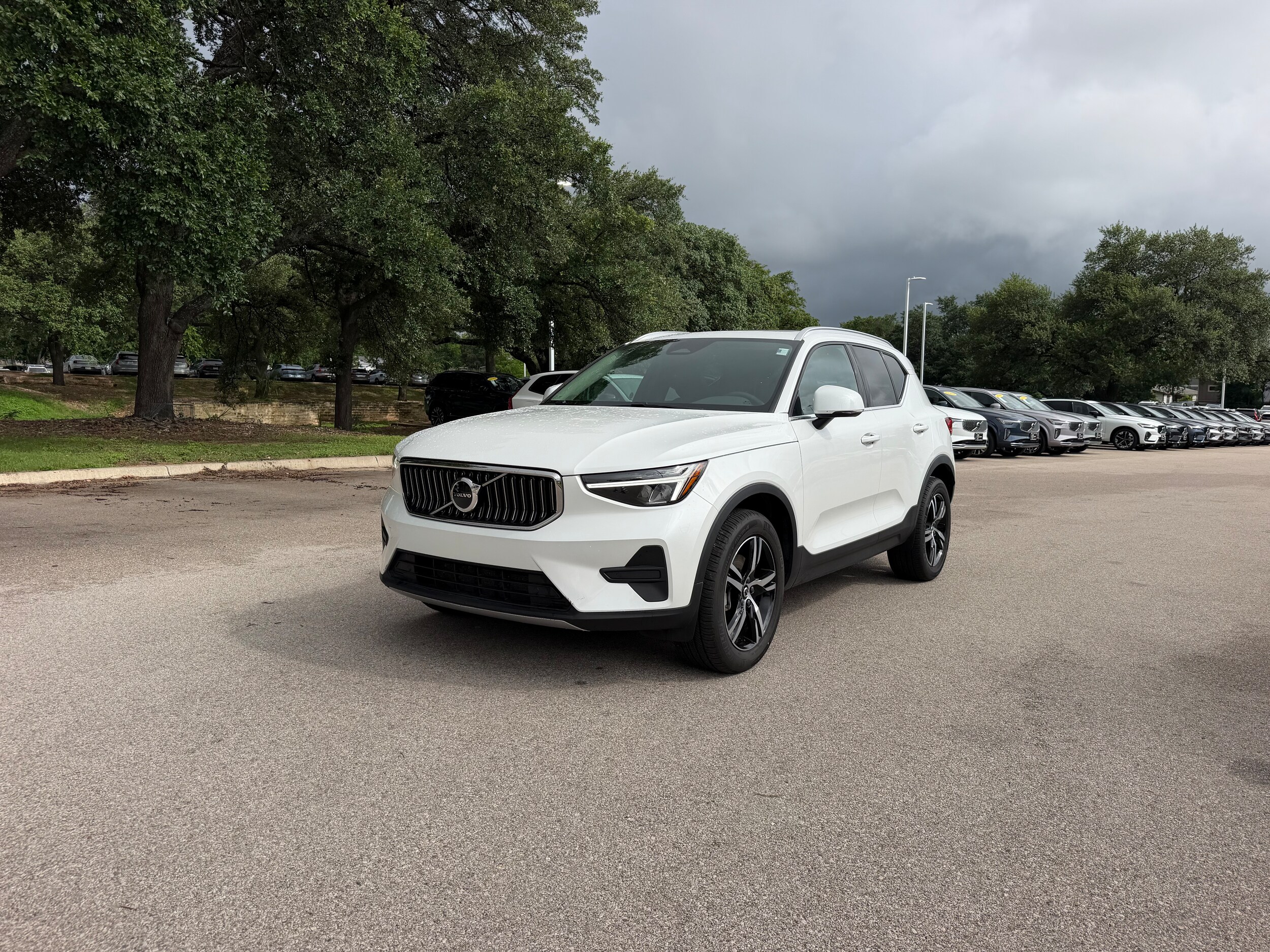 2025 Volvo XC40