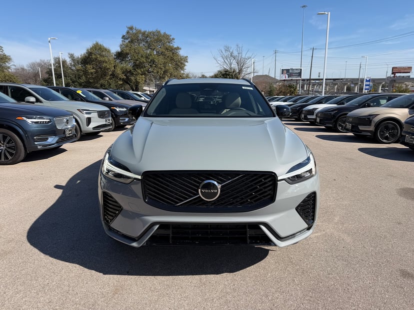 2026 Volvo XC60 - Image 6