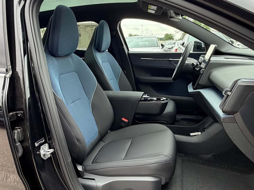 2026 Volvo EX30 - Image 7