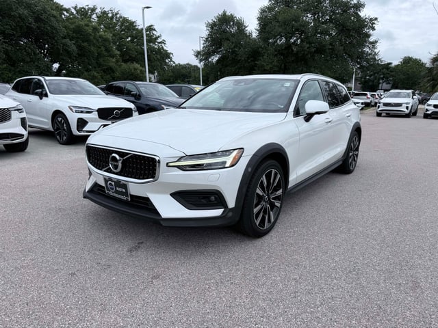 2020 Volvo V60 Cross Country