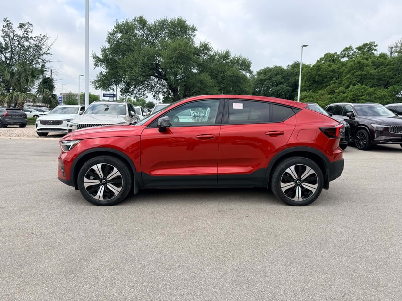 2023 Volvo C40 Recharge Pure Electric - Image 3