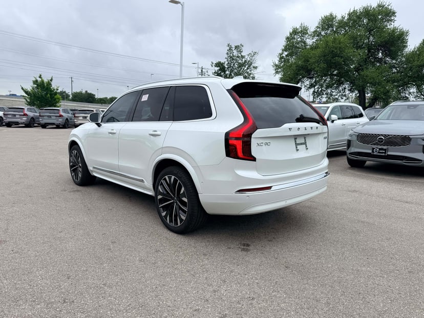 2025 Volvo XC90 - Image 2