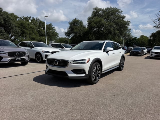 2026 Volvo V60 Cross Country