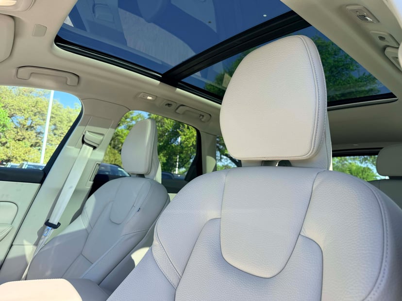 2023 Volvo XC60 - Image 11