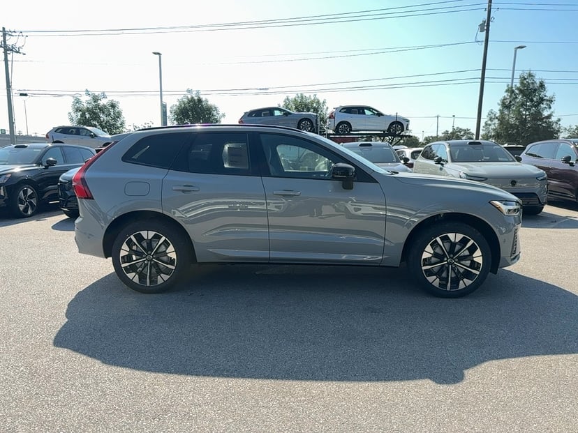 2026 Volvo XC60 - Image 7