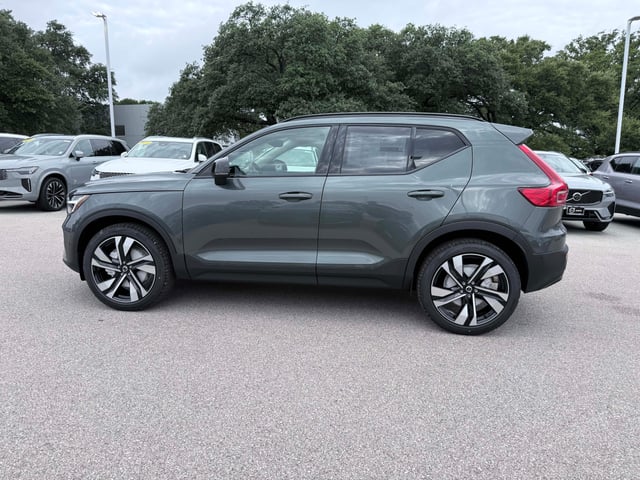 2026 Volvo XC40