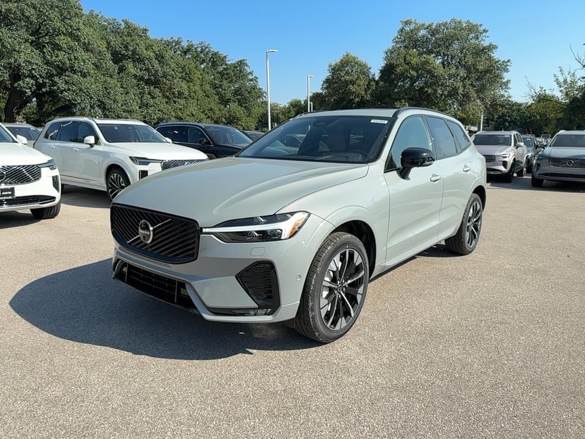 2026 Volvo XC60 - Image 2