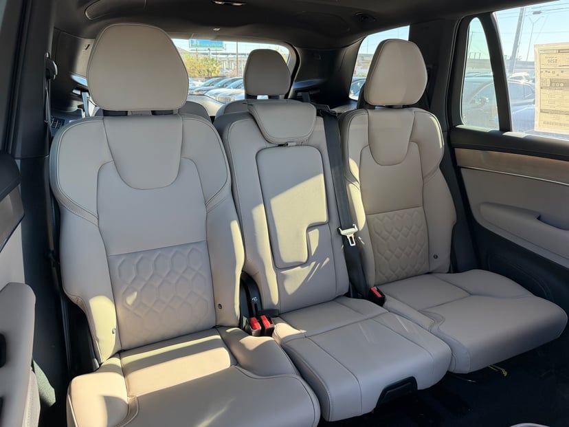 2026 Volvo XC90 plug-in hybrid - Image 10