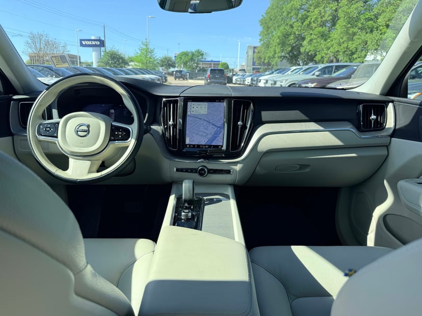2023 Volvo XC60 - Image 14