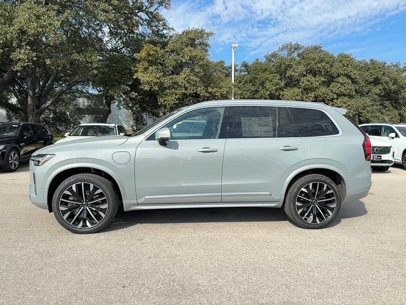 2026 Volvo XC90 plug-in hybrid