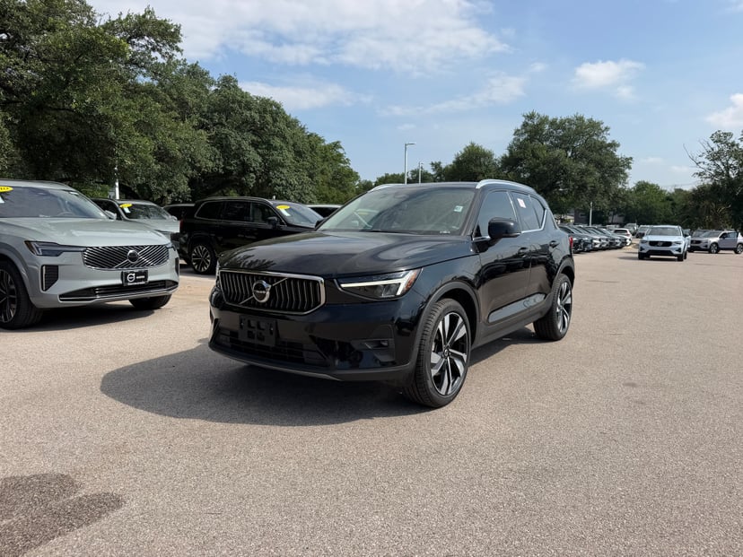 2023 Volvo XC40