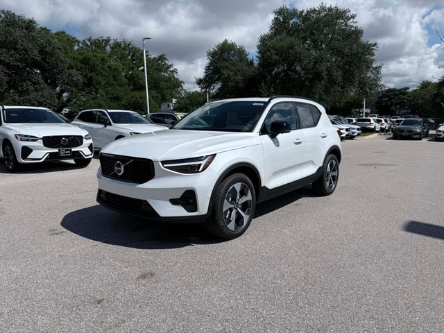 2026 Volvo XC40