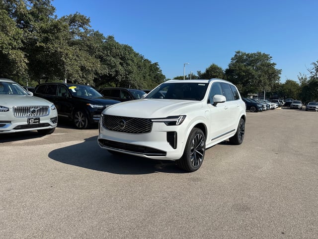 2026 Volvo XC90 plug-in hybrid