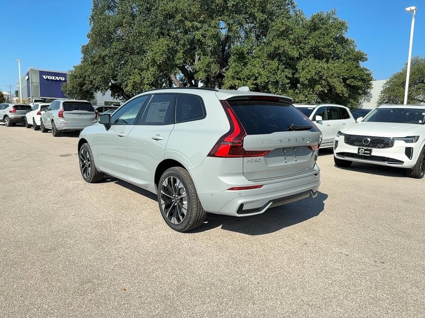 2026 Volvo XC60 - Image 4