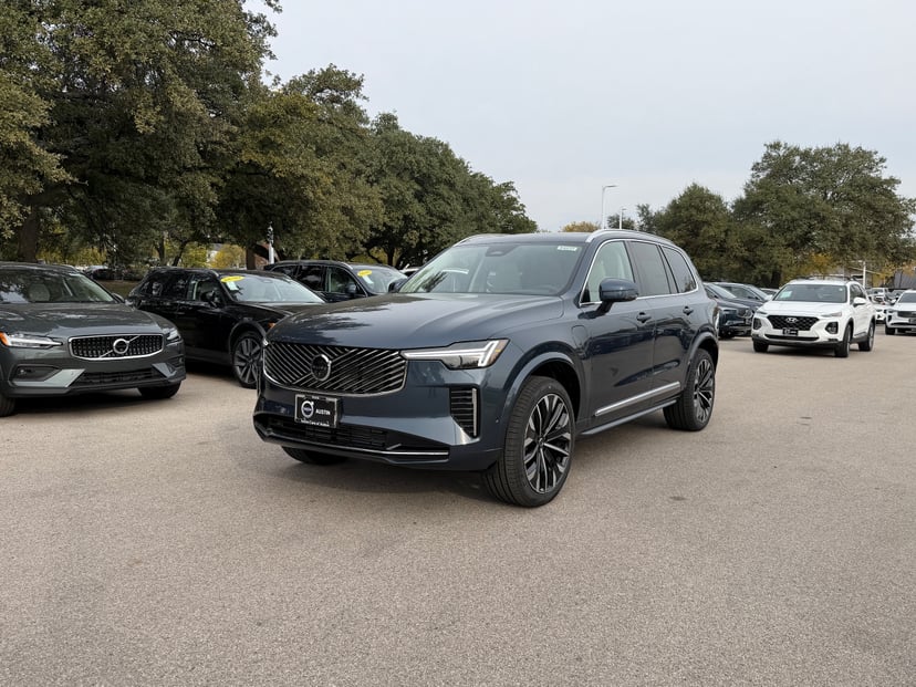 2026 Volvo XC90 plug-in hybrid