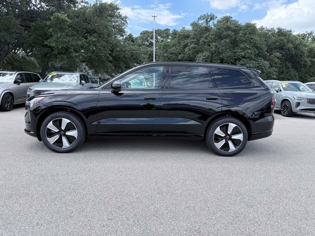 2026 Volvo EX90