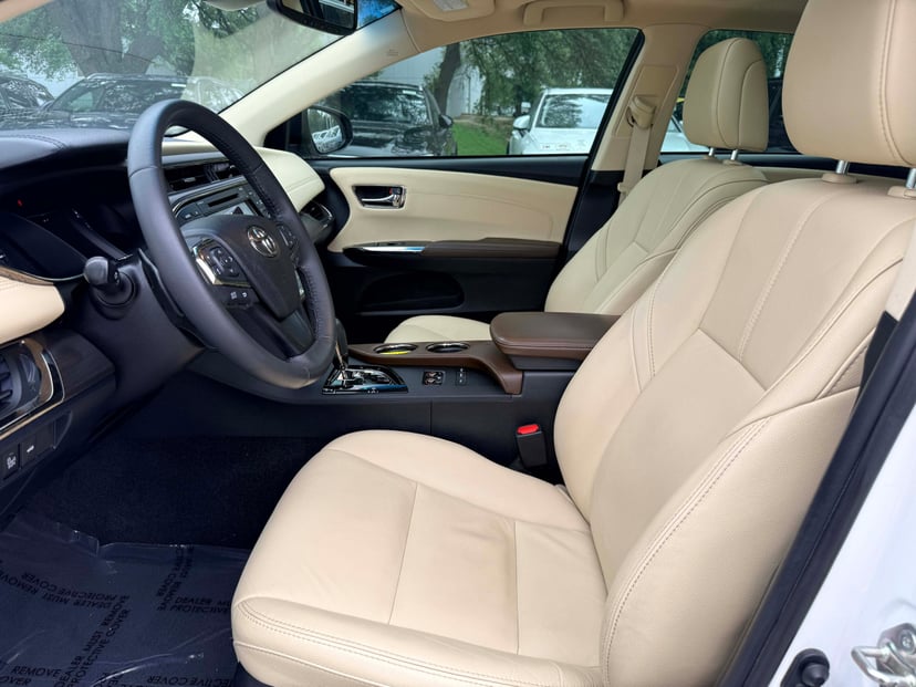 2018 Toyota Avalon - Image 10