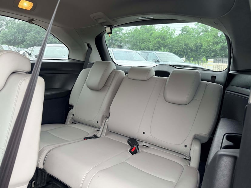 2019 Honda Odyssey - Image 13