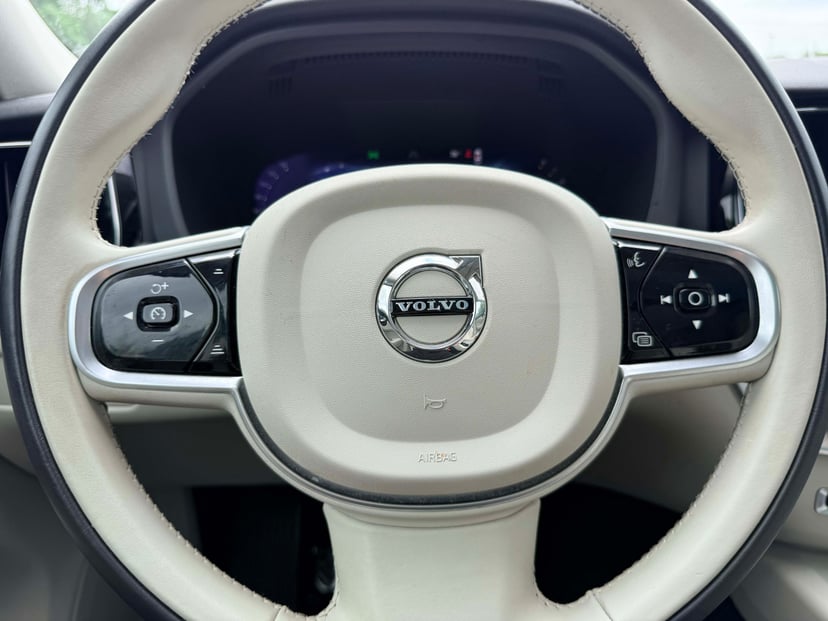 2023 Volvo XC60 - Image 17