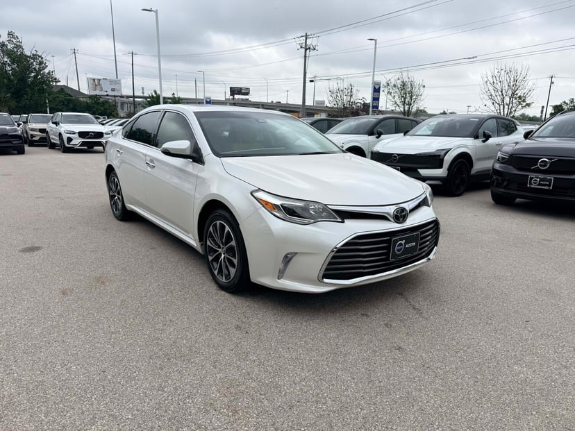 2018 Toyota Avalon - Image 6
