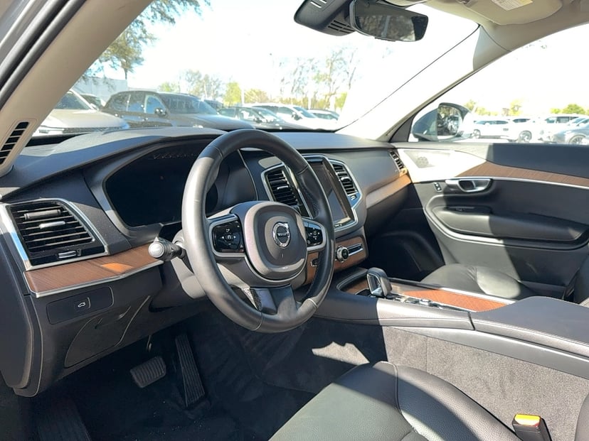2025 Volvo XC90 - Image 9