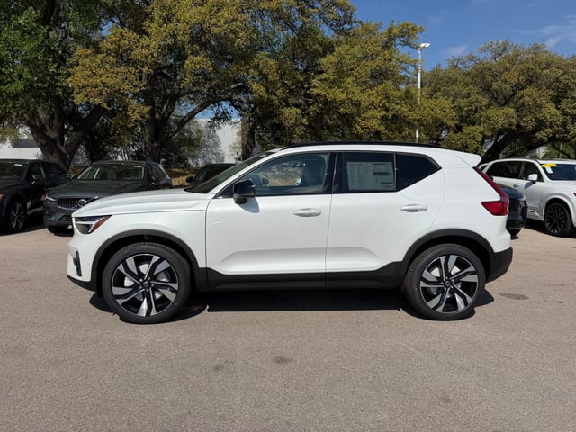 2026 Volvo XC40
