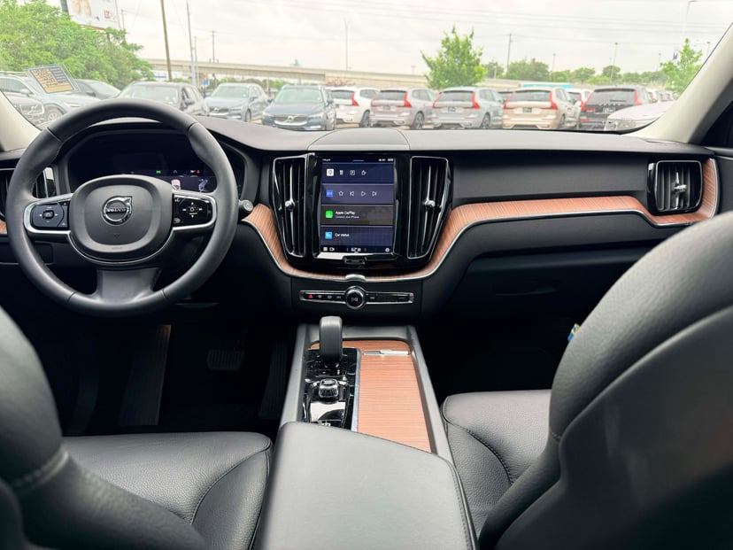 2023 Volvo XC60 - Image 16