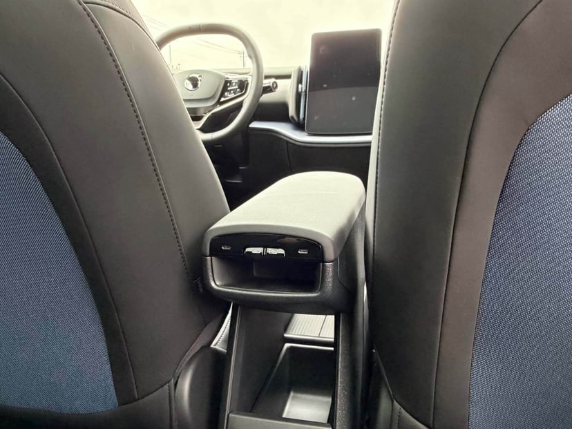 2026 Volvo EX30 - Image 11