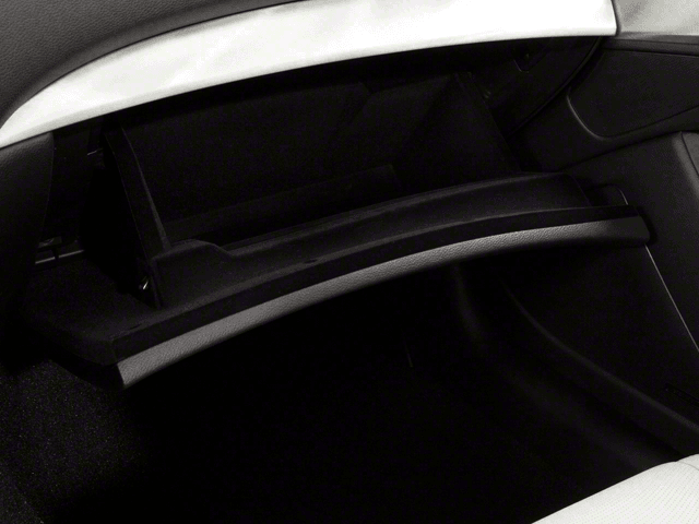 2013 INFINITI G37 - Image 13