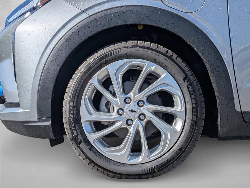 2027 Chevrolet Bolt - Image 18