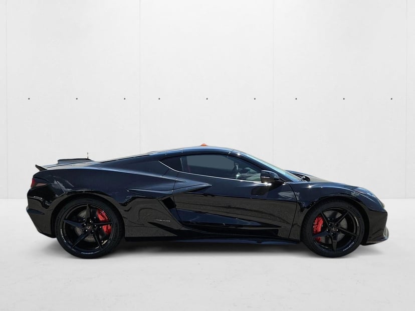 2025 Chevrolet Corvette E-Ray - Image 3