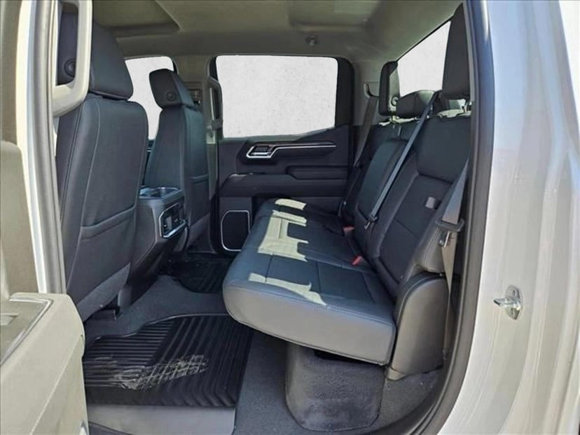 2025 Chevrolet Silverado 1500 - Image 13