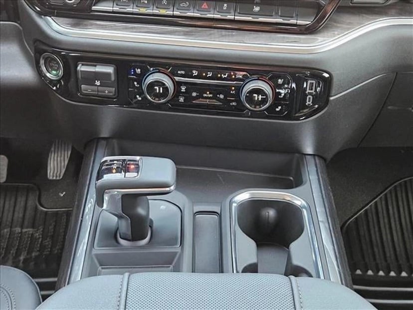 2025 Chevrolet Silverado 1500 - Image 17