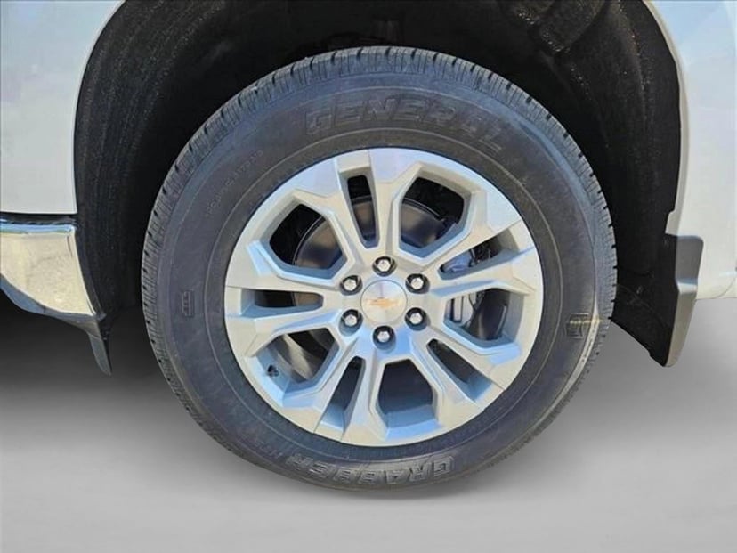 2025 Chevrolet Silverado 1500 - Image 19