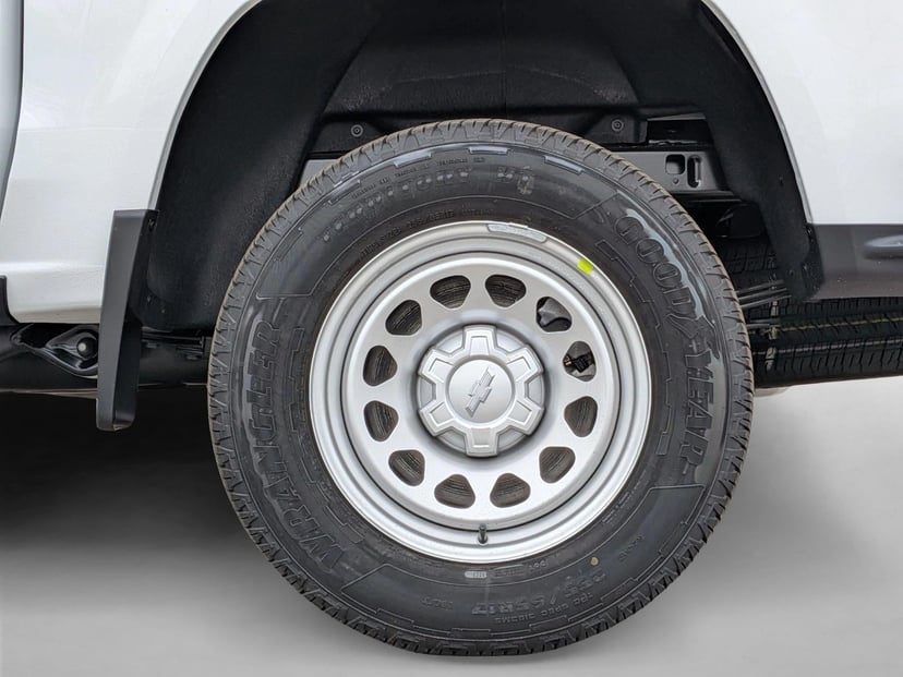 2026 Chevrolet Colorado - Image 14