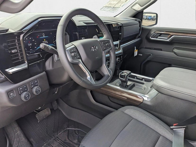 2025 Chevrolet Silverado 1500 - Image 10