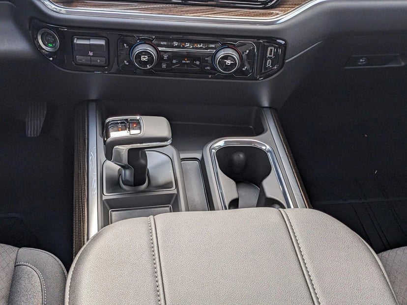 2025 Chevrolet Silverado 1500 - Image 17